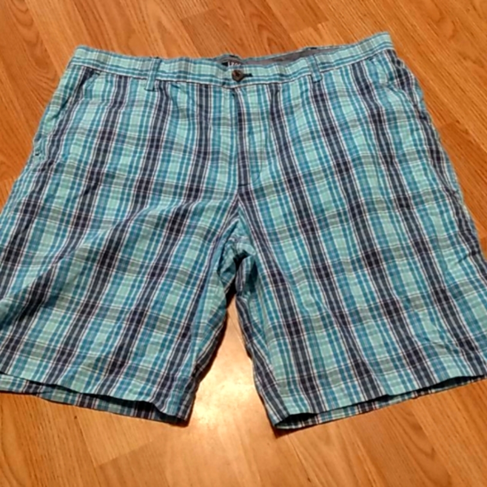 Mens IZOD shorts size 38